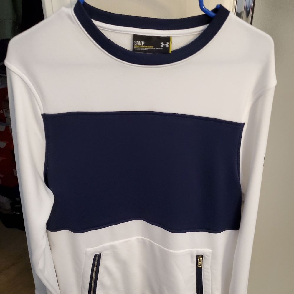 NWOT Under Armour sweatshirt